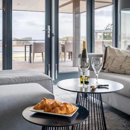 24 - The Outlook | With Panoramic Views Over The Water *