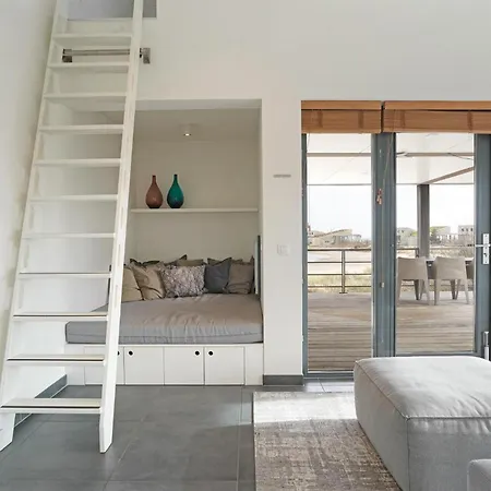 24 - The Outlook | With Panoramic Views Over The Water Ouddorp