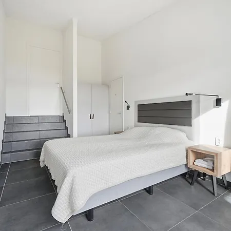 24 - The Outlook | With Panoramic Views Over The Water