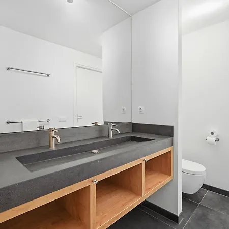 24 - The Outlook | With Panoramic Views Over The Water Ouddorp