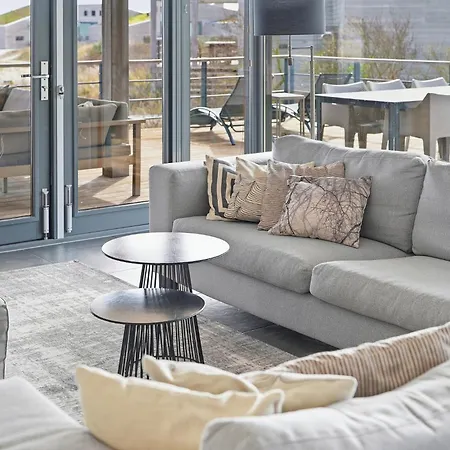 24 - The Outlook | With Panoramic Views Over The Water