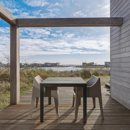 24 - The Outlook | With Panoramic Views Over The Water 别墅